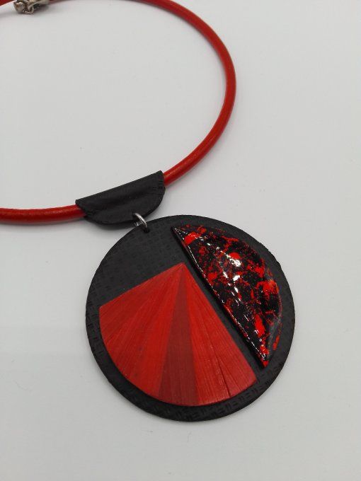 Collier Bella Rouge.
